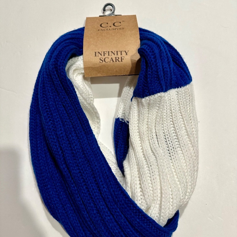 CC Infinity Chunky Scarf - Picture 2 of 4